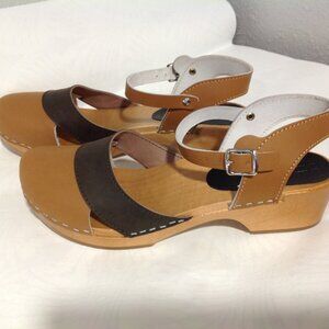 NWOB Bjork brown leather ankle strap clogs 40